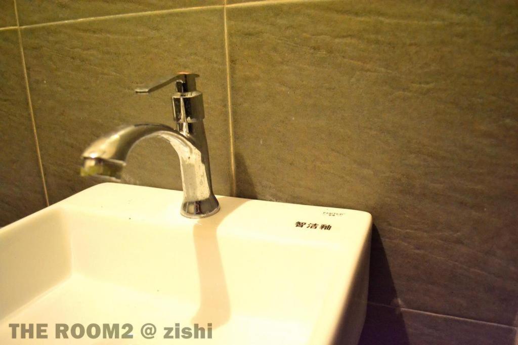 The Room2 @ Zishi Kota Bharu Exterior foto